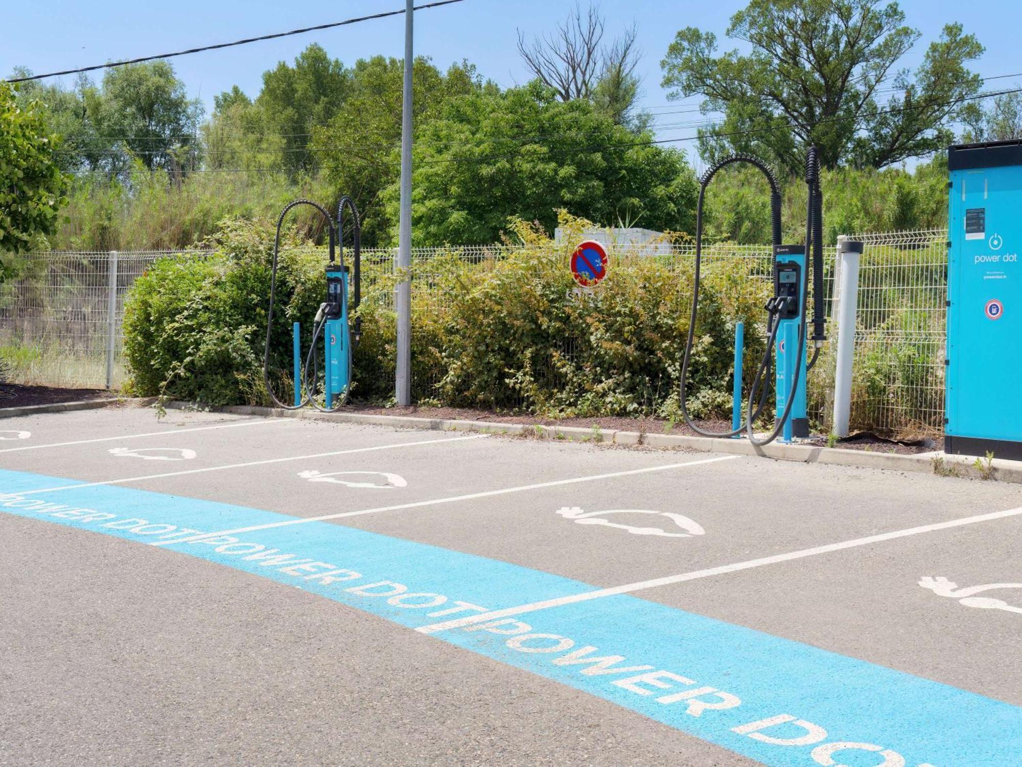 Ibis Budget Pertuis Portes Du Luberon Εξωτερικό φωτογραφία