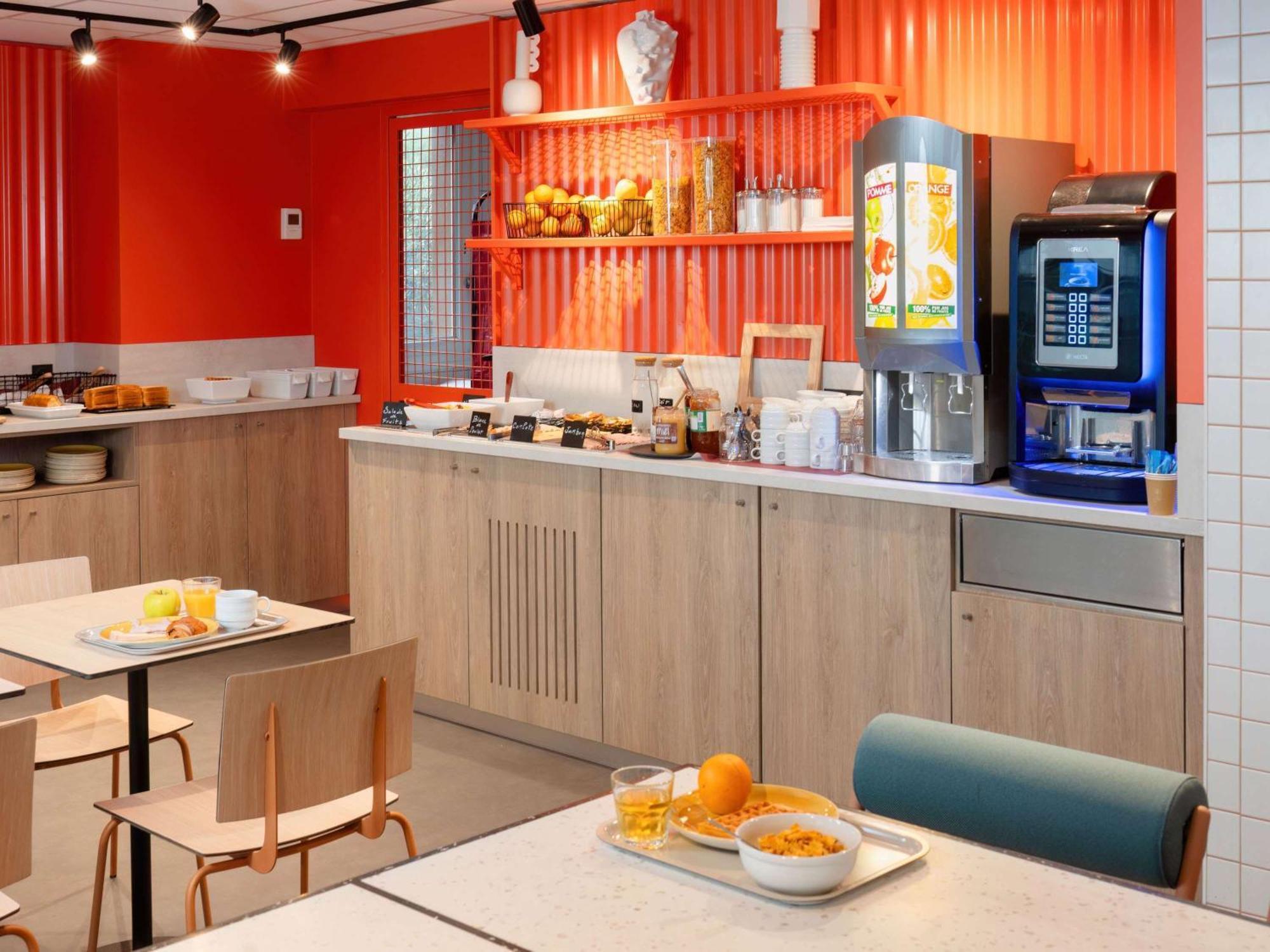 Ibis Budget Pertuis Portes Du Luberon Εξωτερικό φωτογραφία