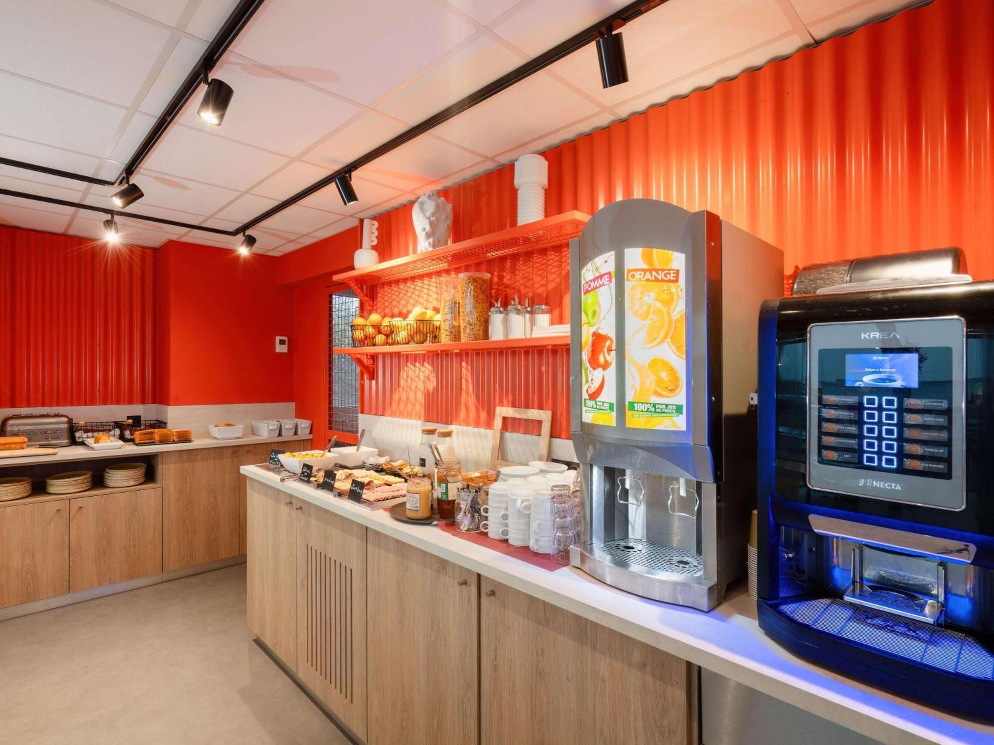 Ibis Budget Pertuis Portes Du Luberon Εξωτερικό φωτογραφία